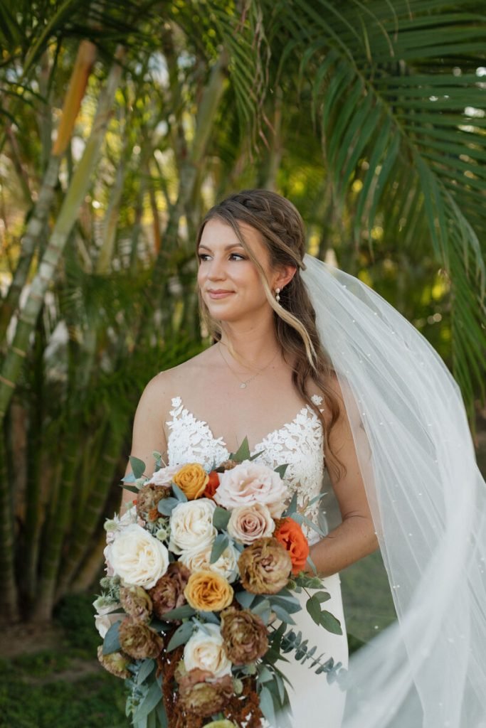 Cascade shape bridal bouquet