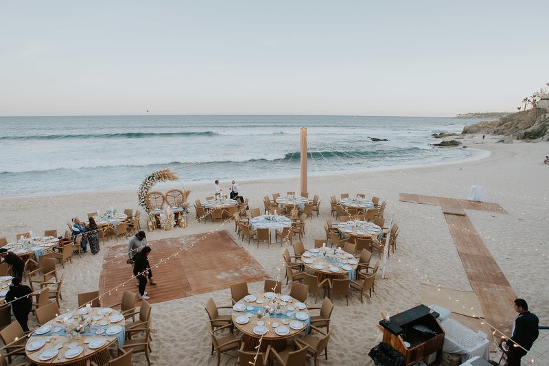 working with the florist in los Cabos