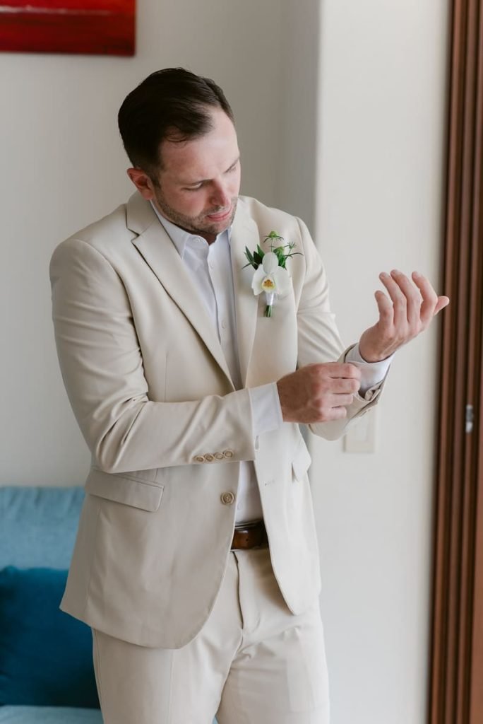 groom boutonniere