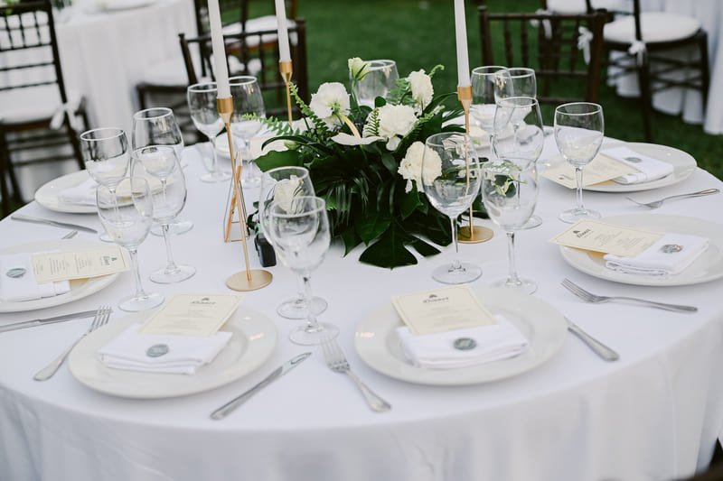 tropical leafs centerpiece