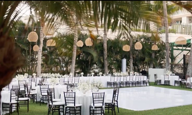 Lanterns decor and florals in Los Cabos